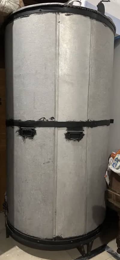 Parola (Water Storage Tank) 852 Liter | Slightly Used | With Stand