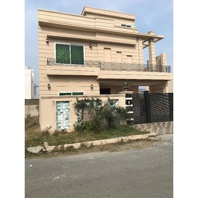 10 Marla Brand New House Available For Sale