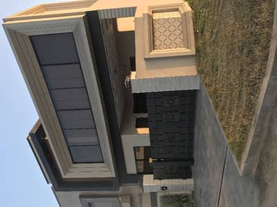 10 Marla Cornor House Available For Sale