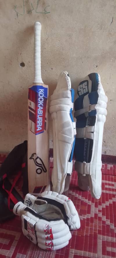 best quality bat glafs and pads