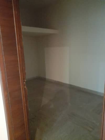 2 kinal house for rent in valencia for sailent office