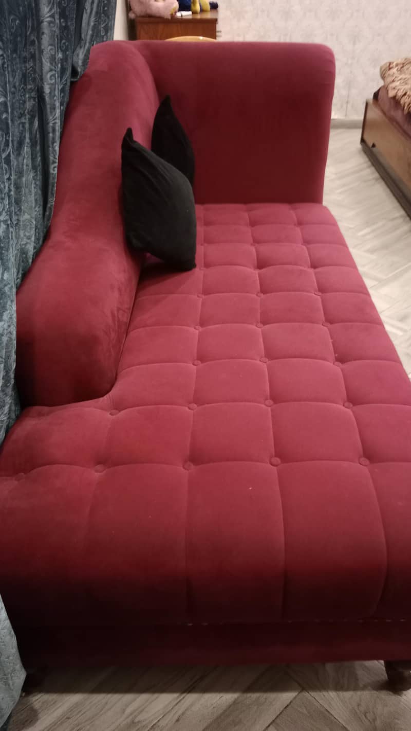 3 seater dewaan for sale , large storage space inside 3