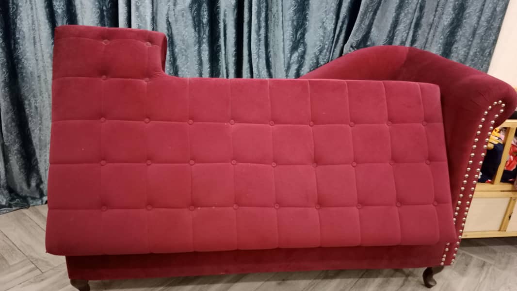 3 seater dewaan for sale , large storage space inside 5
