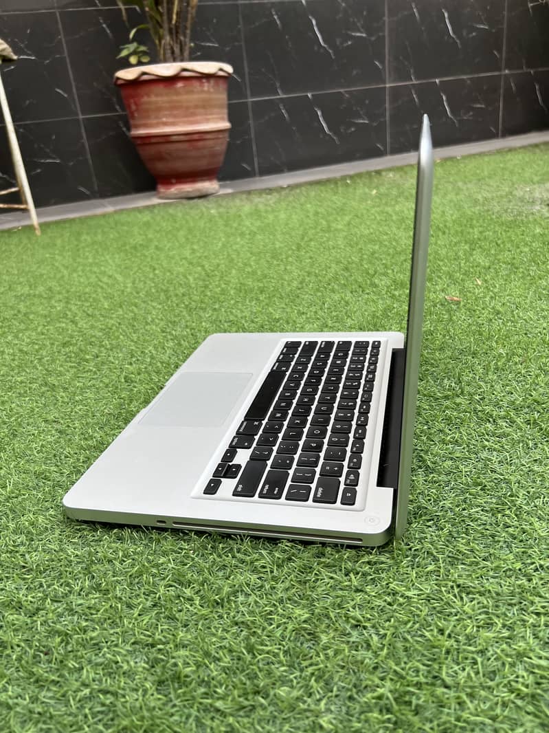 MacBook pro 2011 6