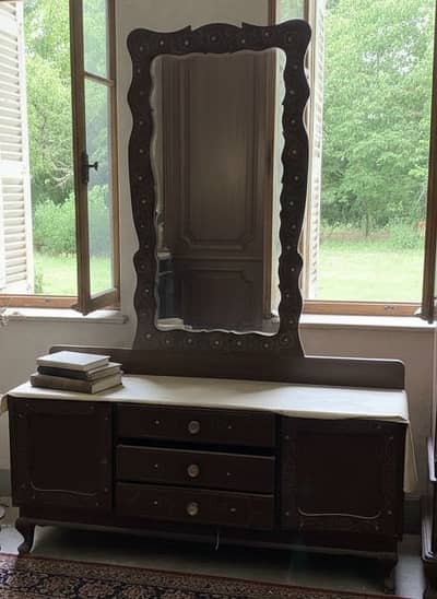 Dresser table and bed side tables for sale pure wood