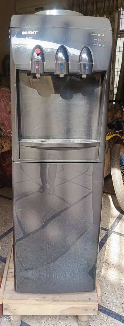 orient icon water diapensar with refrigerator in almost new condition