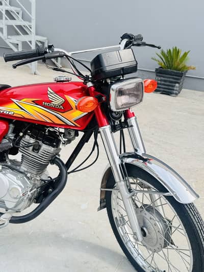 Honda 125 for urgent sale.