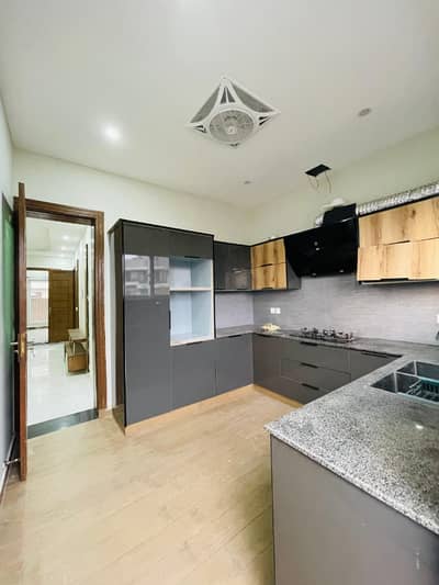 14 MARLA BEAUTIFULL HOUSE FOR RENT AVAIBLE