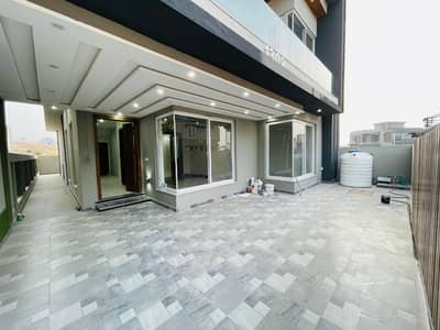 14 MARLA BEAUTIFUL HOUSE FOR RENT