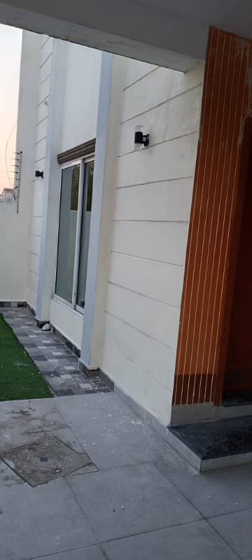 8 MARLA LOWER PORTION FOR RENT IN MILITARY ACCOUNT COLLEGE ROAD LAHORE