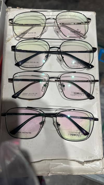 Sales helper chaye ainak market