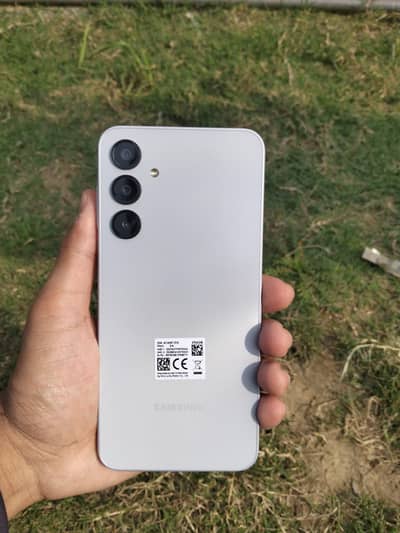 Samsung A16 8/256GB with complete box & Charger.