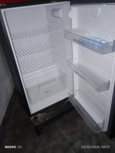 MEDIUM SIZE HAIER REFRIGERATOR