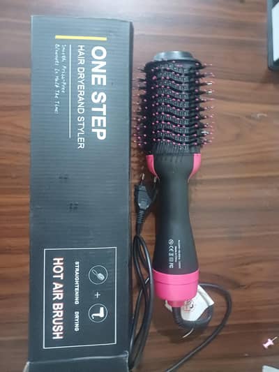 One step hair drayer and styler