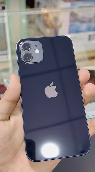 Iphone 12 64gb with complete accessibility