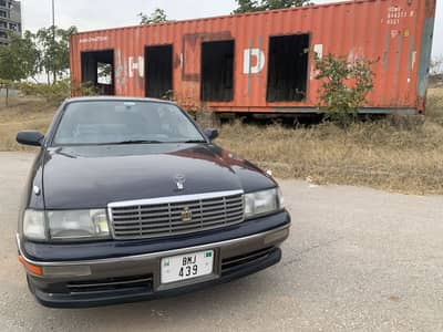 Toyota Crown Royal Saloon