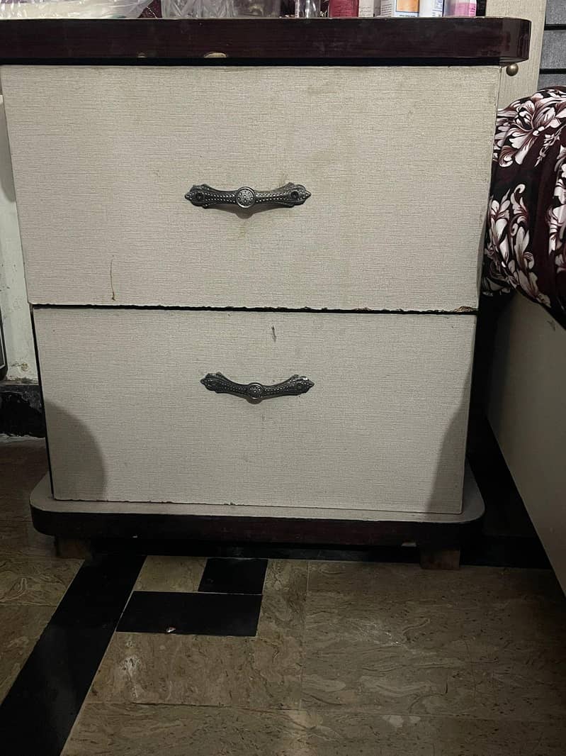 Double Bed, 2 side table, Dressing 2