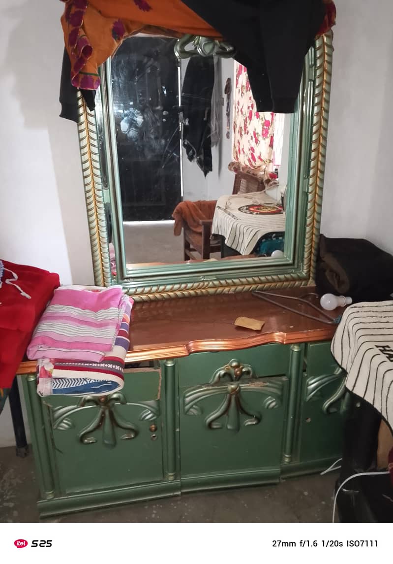 showcase+dressing table 2