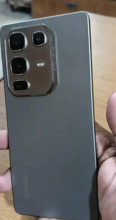 10/10 complete box 2 mnth warranty wireless charger avlbl