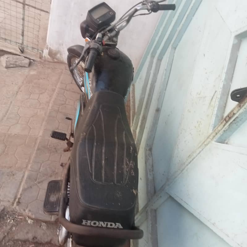 یونیک کورنگی2013 2