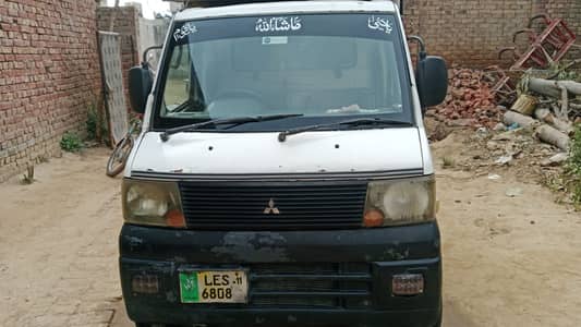 Mitsubishi Minicab G 2011