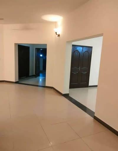 4 Bed 20 Marla House Available For Rent In Askari 11 Lahore.