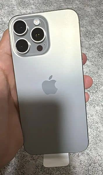 iPhone 15 Pro Max (FU) 256 88 Battery