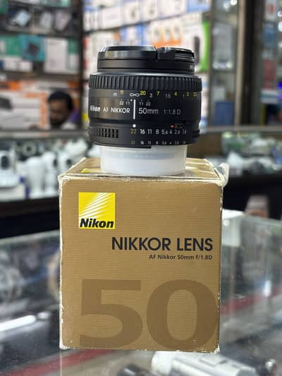 Nikon 50mm F/1.8D - with box - brand new condition