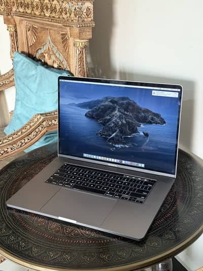 Macbook pro 2019 16 inch 32/1TB 4GB graphicard
