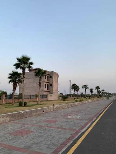 Prime Location 2 Kanal Residential Plot In Stunning Royal Palm City - Block D Is Available For sale