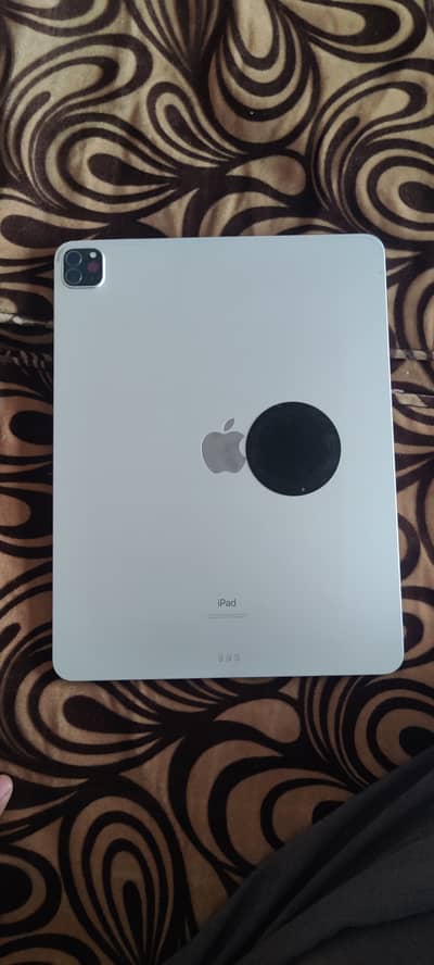 iPad Pro m1 12.9 5th generation