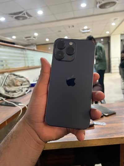 Iphone 14 pro Max 10/10 condition  with box