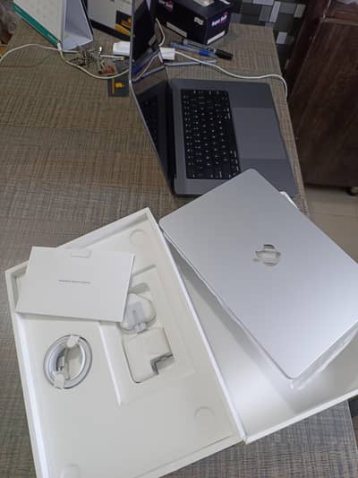 MACBOOK AIR 2025 13 INCH BOX OPEN 16GB 256GB 2 CC 100 HLT MDM BYPASS
