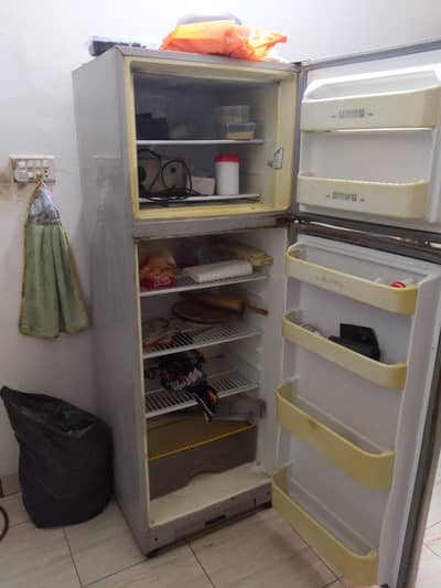 fridge  dawlance.   03207522922