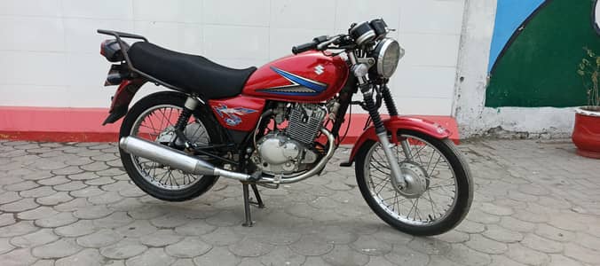 SUZUKI G$ 150 2015; PERFCT BIKE  HOME USED call 03166900271