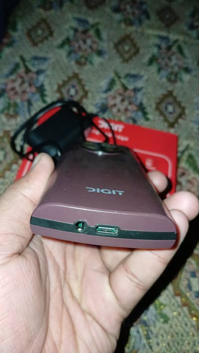 Digit 4g edge mobile he only one month use