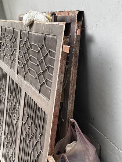 2 bedroom windows and 1 kitchen window for sale