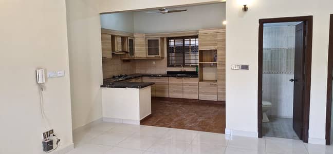 PORTION FOR RENT PHASE 7 D H A KARACHI 2 BED LOUNGE 3 WASHROOM KITCHEN