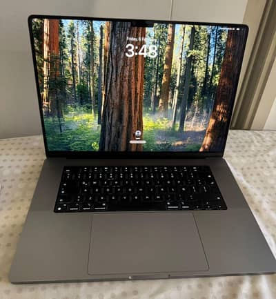 . 	MacBook Pro M1 (2021) | 16GB RAM | 512GB SSD | Excellent Condition