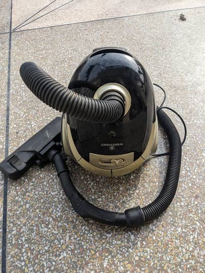 Westpoint Vaccum Cleaner  WF-3601 Almost New (Negotiable)