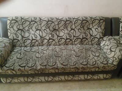 colour skin and brown 5 seater