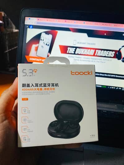 Wireless Bluetooth Earbuds with Charging Case