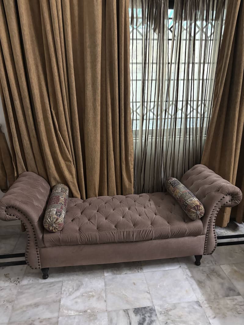 bed, side tables, dressing table, settee 4