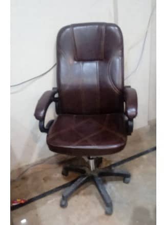 Office Chiars Urgent For Sale 45 Pcs Avaialble 10/10 Condition