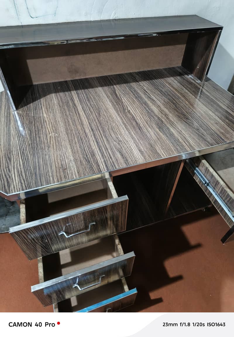 Wood Computer Table 3