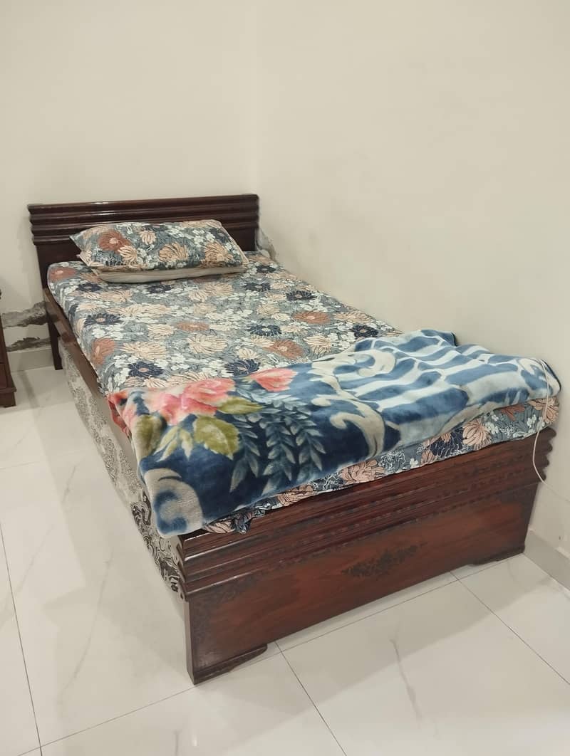 2 Single bed with one side table 2