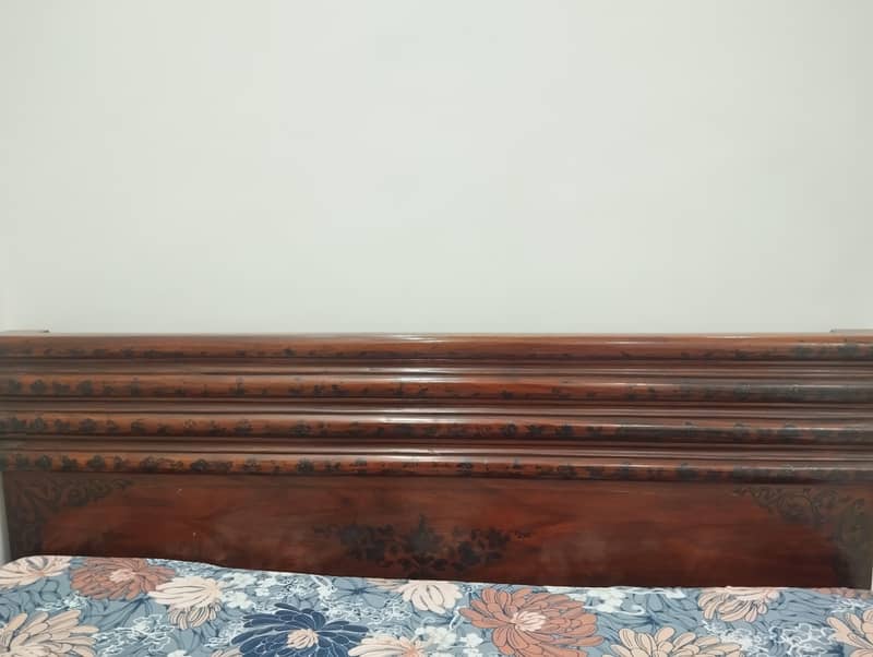 2 Single bed with one side table 3