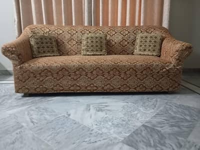 (3+1+1) seater sofa in good condition