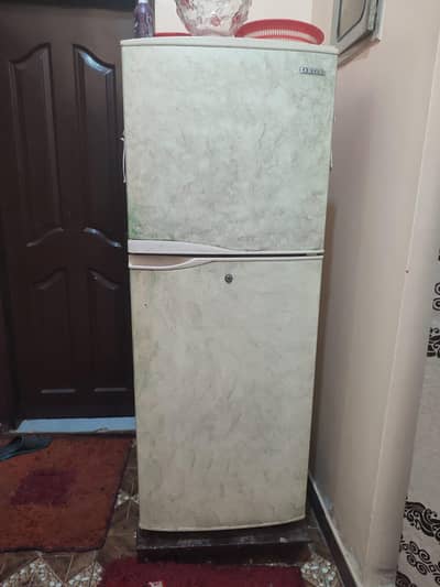 Samsung Medium Size No-Frost Fridge