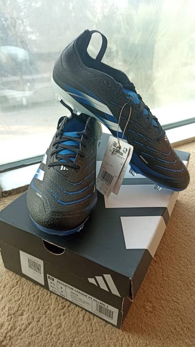 football shoes /studs/cleats